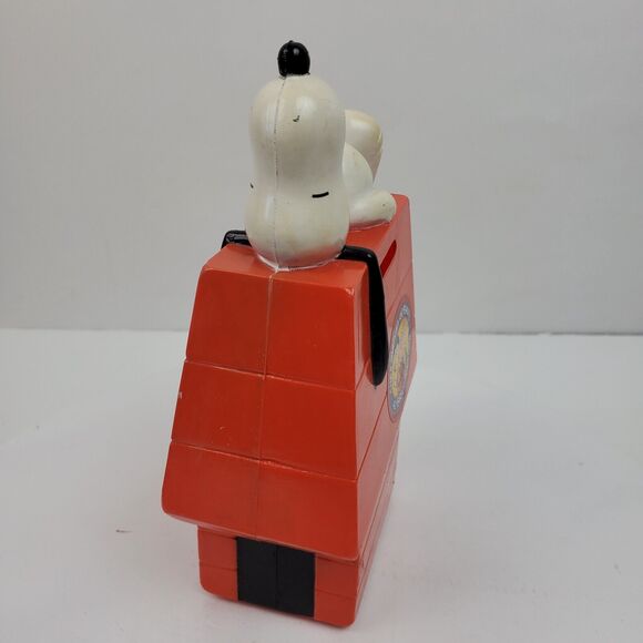 Vintage Snoopy Peanuts Dog House Coin Bank 7 x 4.25 inch - Picture 3 of 8